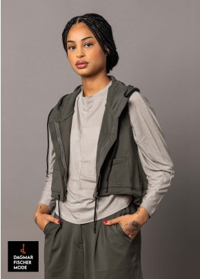 Kurze Jacke von LURDES BERGADA in black und moss