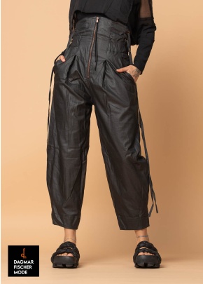 Hose VENGI von studiob3 in black coated