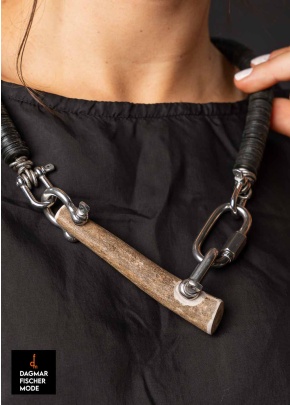 Halskette mit Vintage-Elementen von Mya Lambrecht