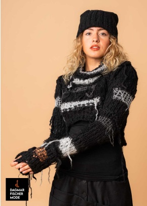 Handgestrickter Pullover KITTO von studiob3 in black, black/burgundy & black/grey