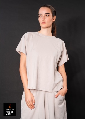 Kurzarmshirt mit Schlitz von SORT AARHUS in malto