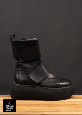 Stiefel mit Klettverschluss von LOFINA in black in Größe 37