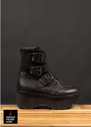 Boots mit Schnallen von LOFINA in black in Größe 37