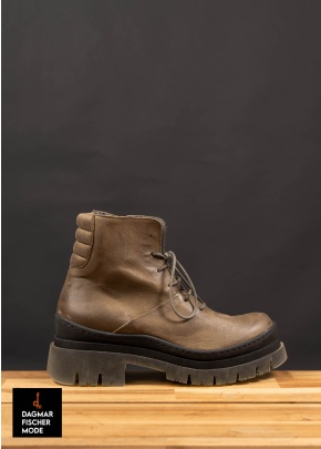 Boots von LOFINA in braun in Größe 37 