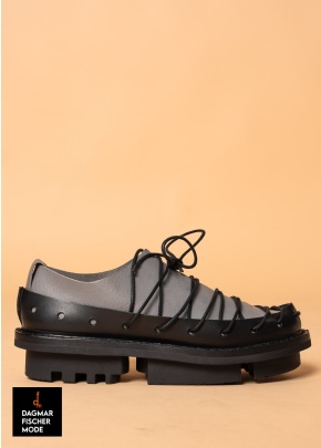 Schnürschuhe TIDEHOLD von trippen in black/beton