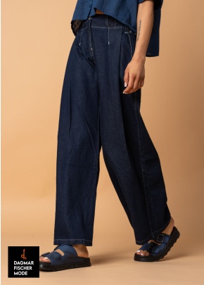 Legere Jeanshose von LURDES BERGADA in blue