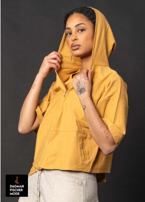 Veste à capuche décontractée de LURDES BERGADA en quatre superbes couleurs