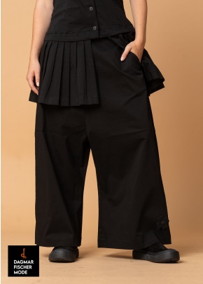 Trousers SOFT VOLUME PANT by PLÜ in black