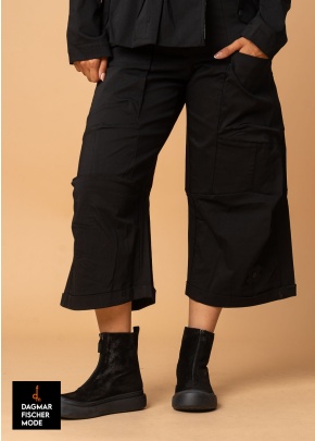 Wide Trousers SHORT PLENTY by PLÜ in black