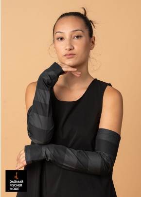 Leg warmers by PLÜ in widestripe