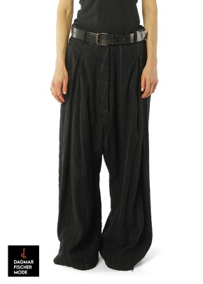 Weite Nadelstreifen-Marlenehose von RUNDHOLZ in black stripe