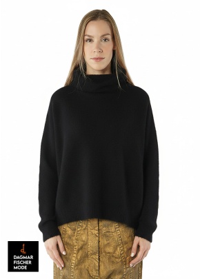 Ausgestellter Waschbärhaar-Rollkragenpullover von RUNDHOLZ in black