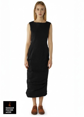 Ärmelloses Kleid von RUNDHOLZ DIP in black 3D optic