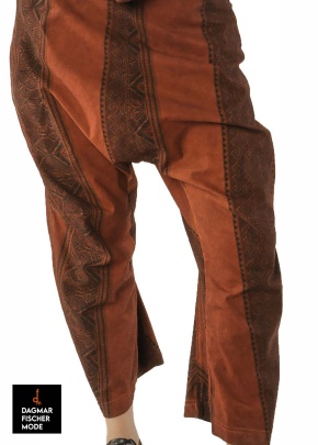 Weite Hose von RUNDHOLZ DIP in dakar cloud stripe & henna cloud stripe