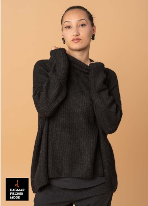 Asymmetrical pullover in an alpaca-wool blend by RUNDHOLZ BLACK LABEL in black