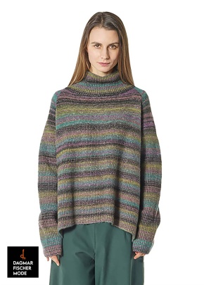 Asymmetrischer Pullover aus Alpaka-Woll-Mix von RUNDHOLZ BLACK LABEL in forest varieté & lava varieté