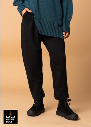 Hose mit Gummizugbund von KHEI in black