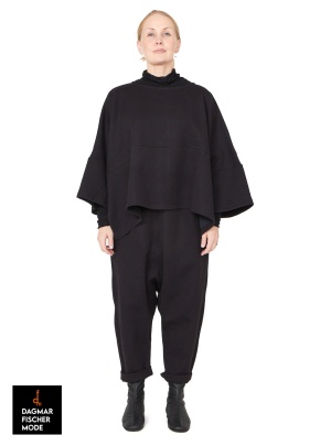 Boxy cropped top by SORT AARHUS in black