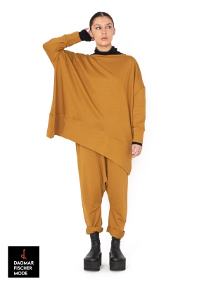 Flowing top by SORT AARHUS in amber, &, moro