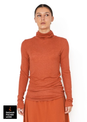 Rollkragenbluse von SORT AARHUS in ambra & spice